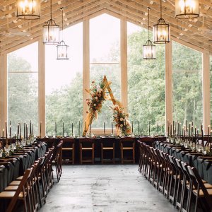 minimalist wedding decor